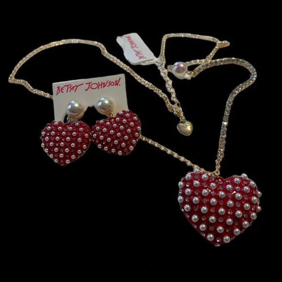 BETSEY JOHNSON SET Valentine Faux Pearl & Crystals Heart Earrings & Necklace NWT - Picture 1 of 12